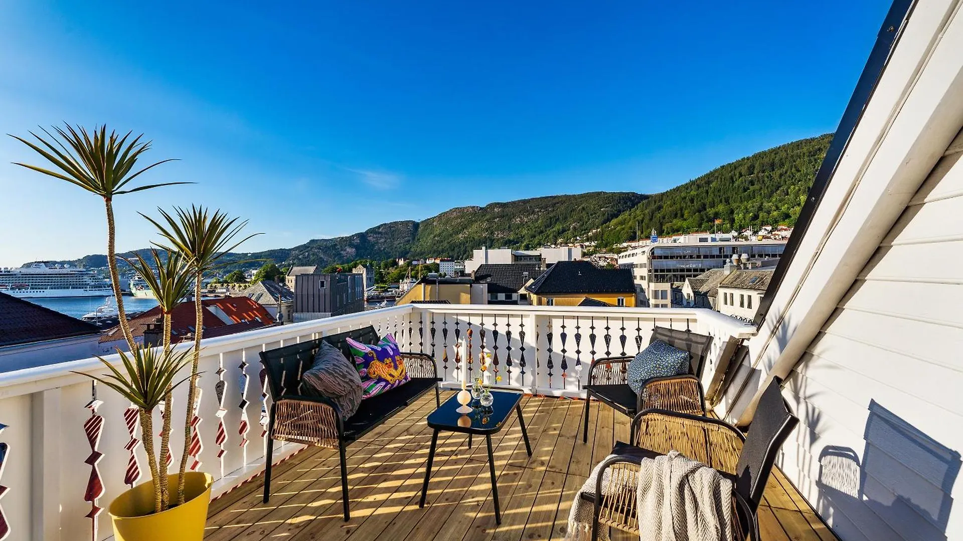 The Bergen Townhouse Dream I Must See Views!