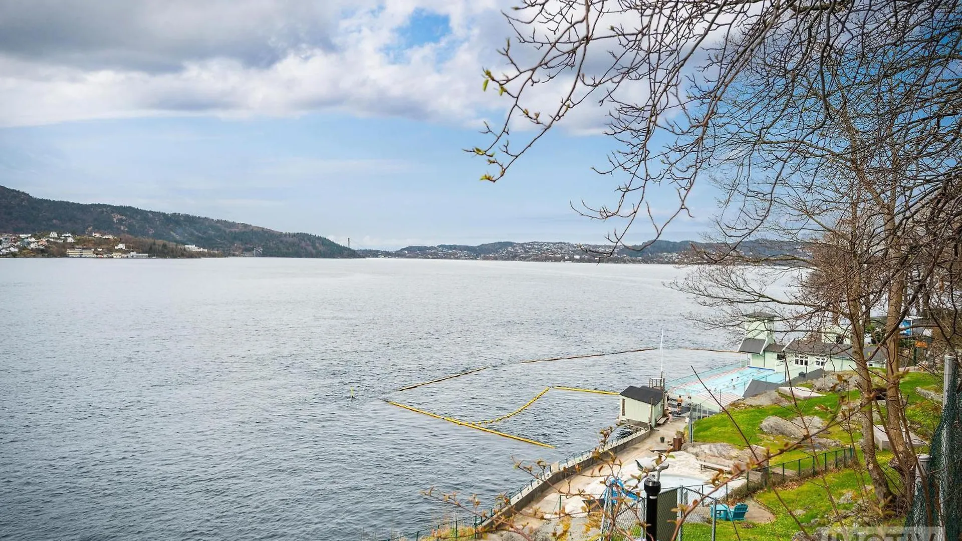 The Bergen Townhouse Dream I Must See Views! Vila